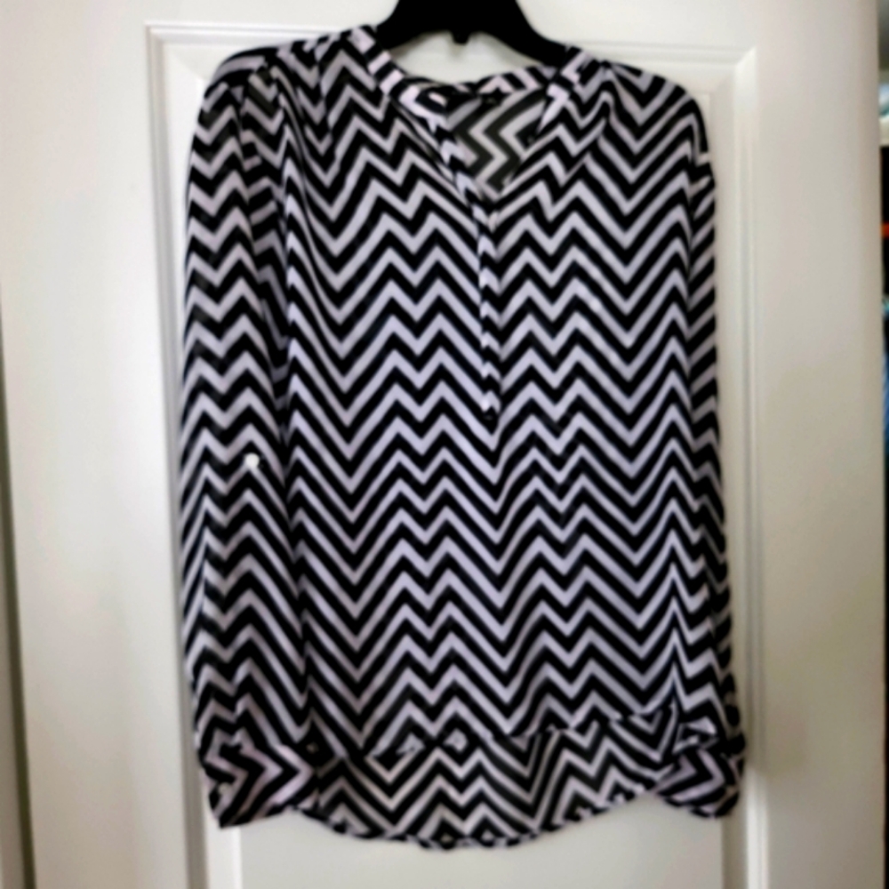 Women's White and Black Blouse